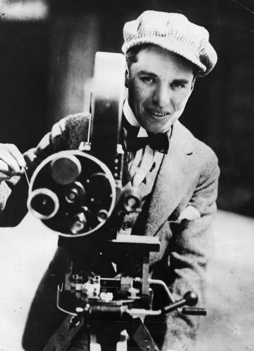charles-chaplin-with-his-bell-and-howell-camera
