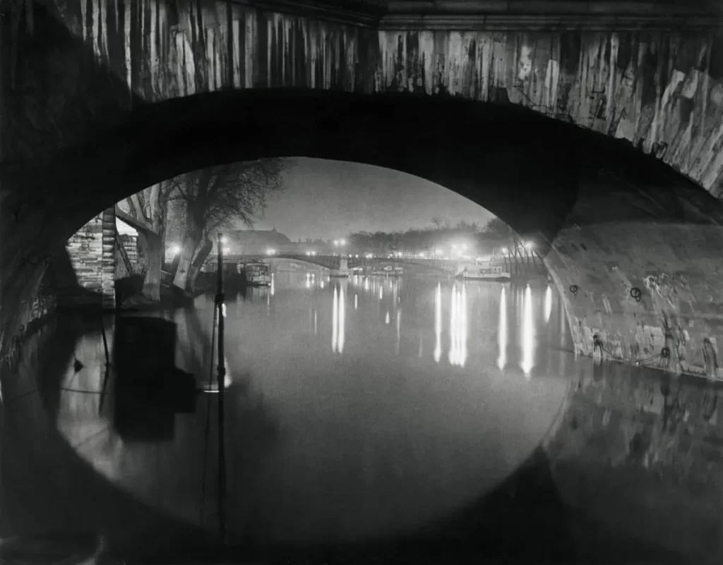 foto da Vista através do pont Royal em direção ao pont Solférino, de Brassaï (1933)